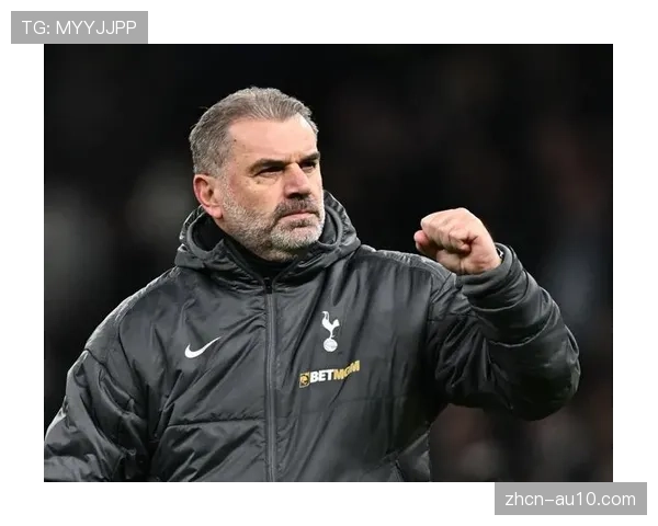 热刺训练开放日，波斯特科格鲁亲自演示全员压过半场的高风险压迫体系