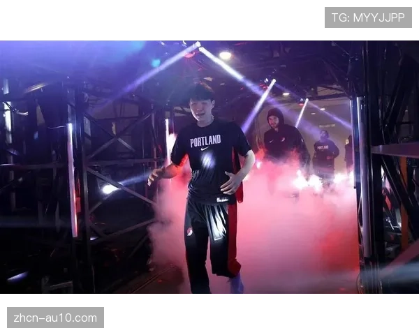 新星闪耀，18岁小将杨瀚森季后赛首次首发表现稳健